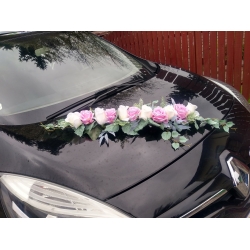 Dekoracja auta do ślubu - kompozycja romantyczna